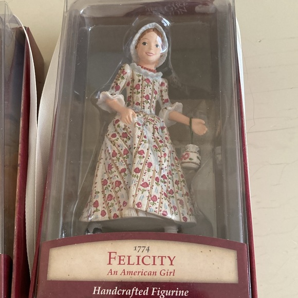 COMPLETE SET of 8 American Girl / Pleasant Co. figurines by Hallmark. 2002. - Picture 10 of 14